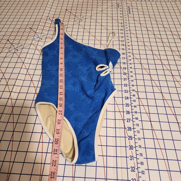 Shade Critters Textured Cut Out Daisy 1 Shoulder Swimsuit Blue Size 10, - Picture 3 of 13